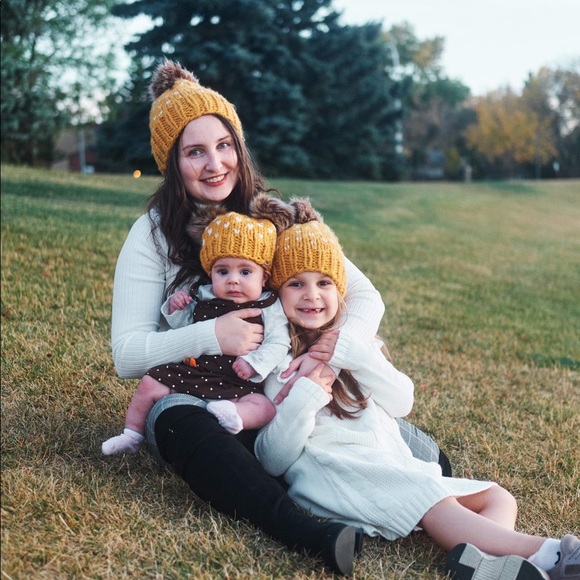 Meet your Posher, Tara - Picture 2 of 2